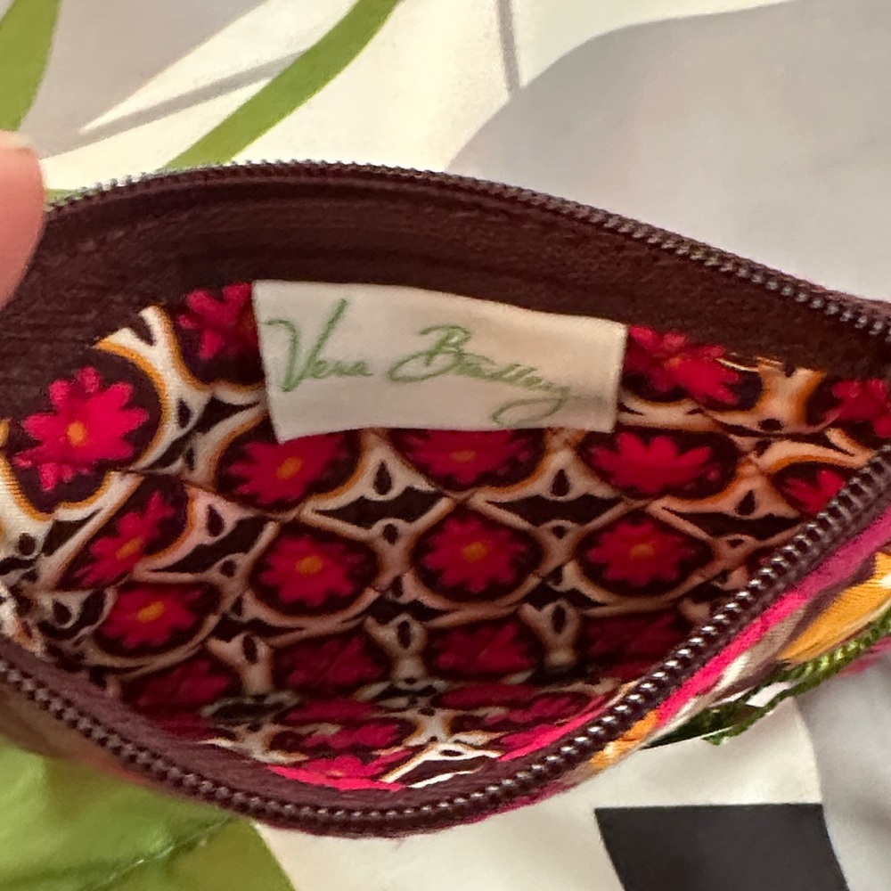 NWT NEVER USED Vera Bradley Carnaby patter coin/ mini case. - Picture 5 of 5